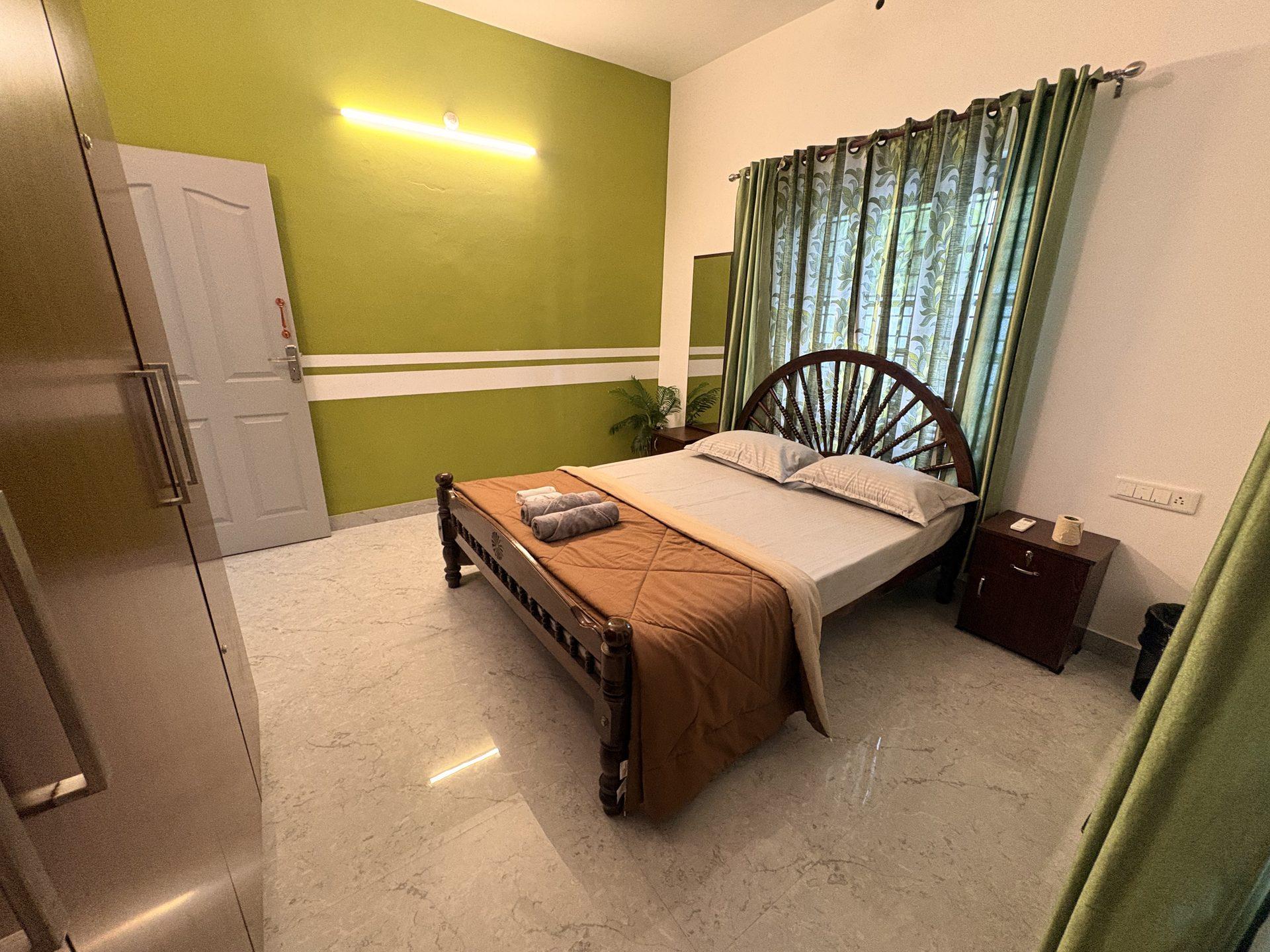 Room 103 (FF)